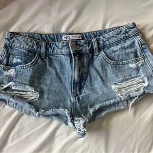 ZARA Light Wash Distressed Denim Jean Shorts